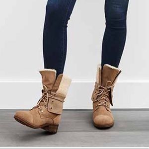 UGG - Gradin Suede Lace Up Boots - Size 9.5